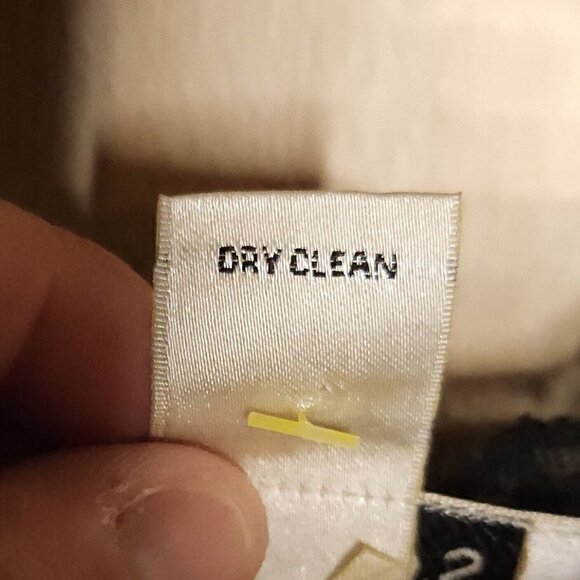 Harold's Black Silky Lace Detail Side Zip Sleeveless Top Medium - Picture 7 of 7